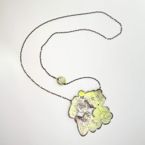 Sulo Bee necklace, Freehand