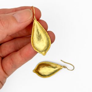 18k gold earrings, Jo Baxter, Freehand Gallery